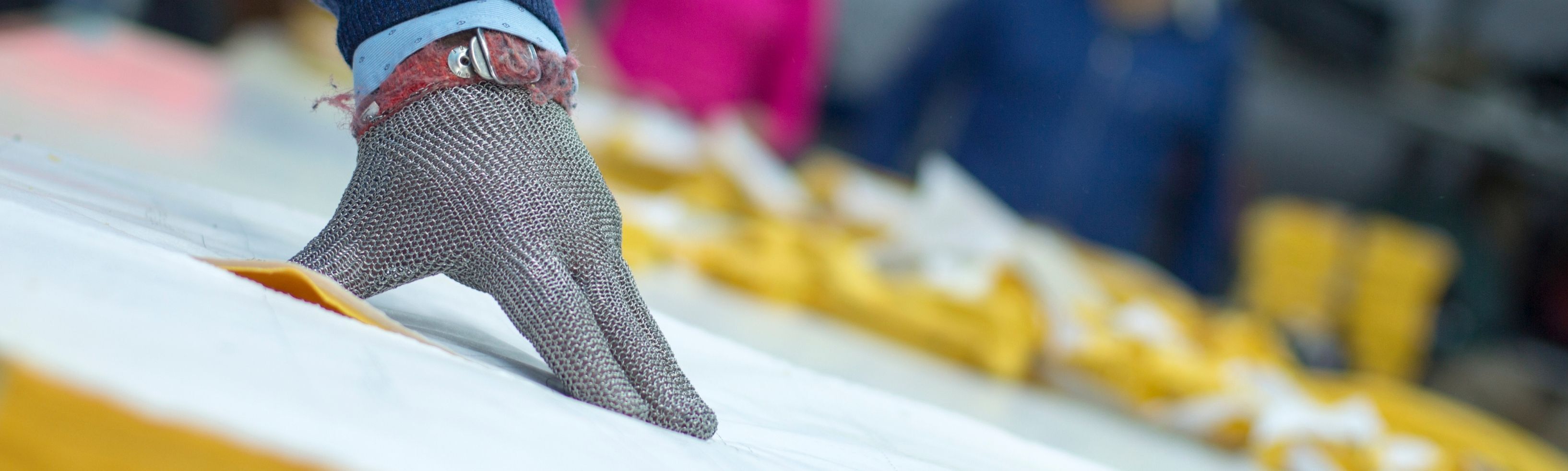 İş Güvenliği İçin Doğru Çelik Eldiven Seçimi