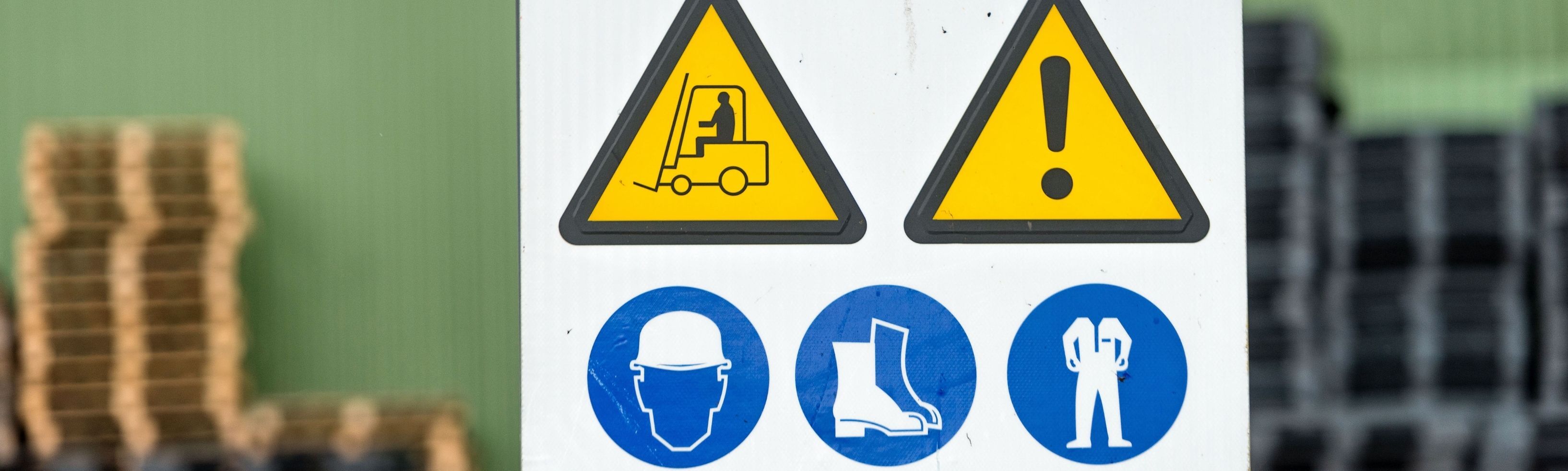 Uyarı Levhaları ve İş Güvenliği Levhalarının İş Yerine Etkisi